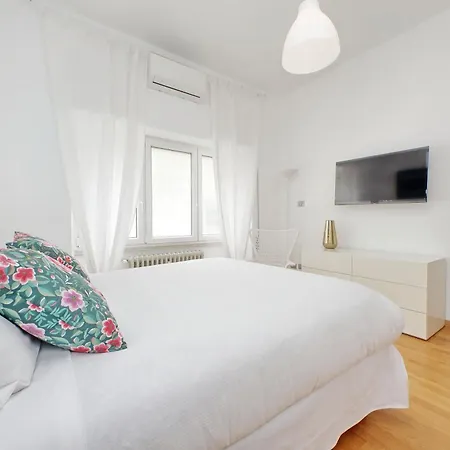 Ych-nice Flat With Patio Near Vatican Apartment Rom