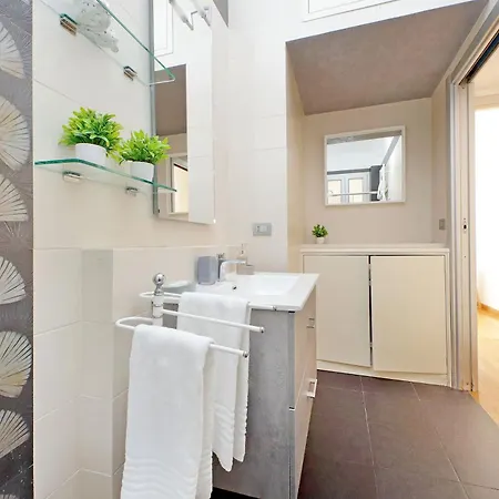 Apartment Ych-nice Flat With Patio Near Vatican Rome
