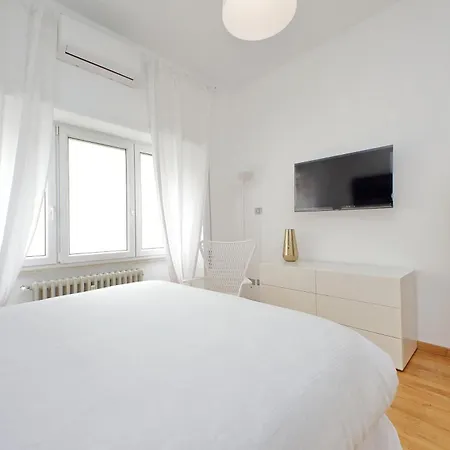 Ych-nice Flat With Patio Near Vatican Rom