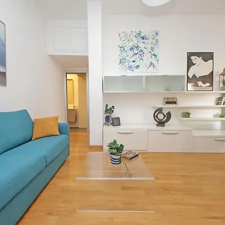 Ych-nice Flat With Patio Near Vatican Apartment *