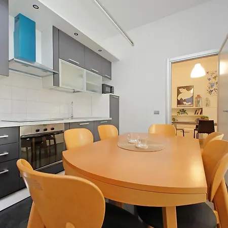 Ych-nice Flat With Patio Near Vatican Apartment
