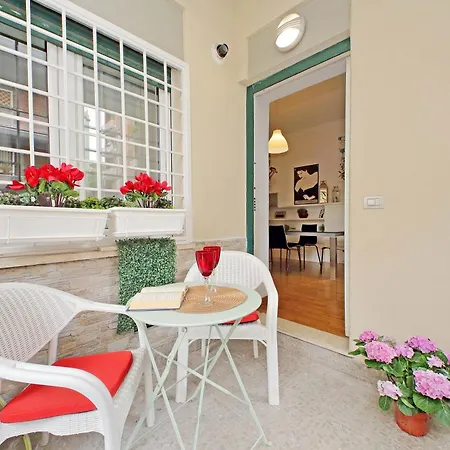 Apartment Ych-nice Flat With Patio Near Vatican Rome