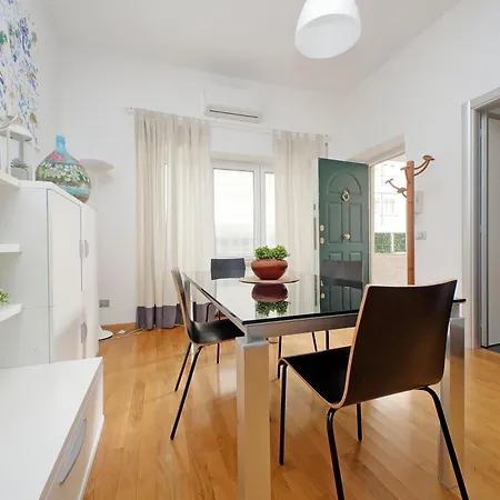 Ych-nice Flat With Patio Near Vatican * Rome