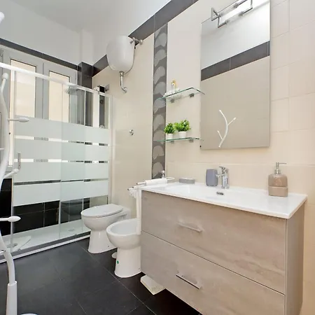 Ych-nice Flat With Patio Near Vatican
