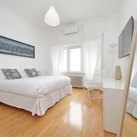 Apartment Ych-nice Flat With Patio Near Vatican Rome